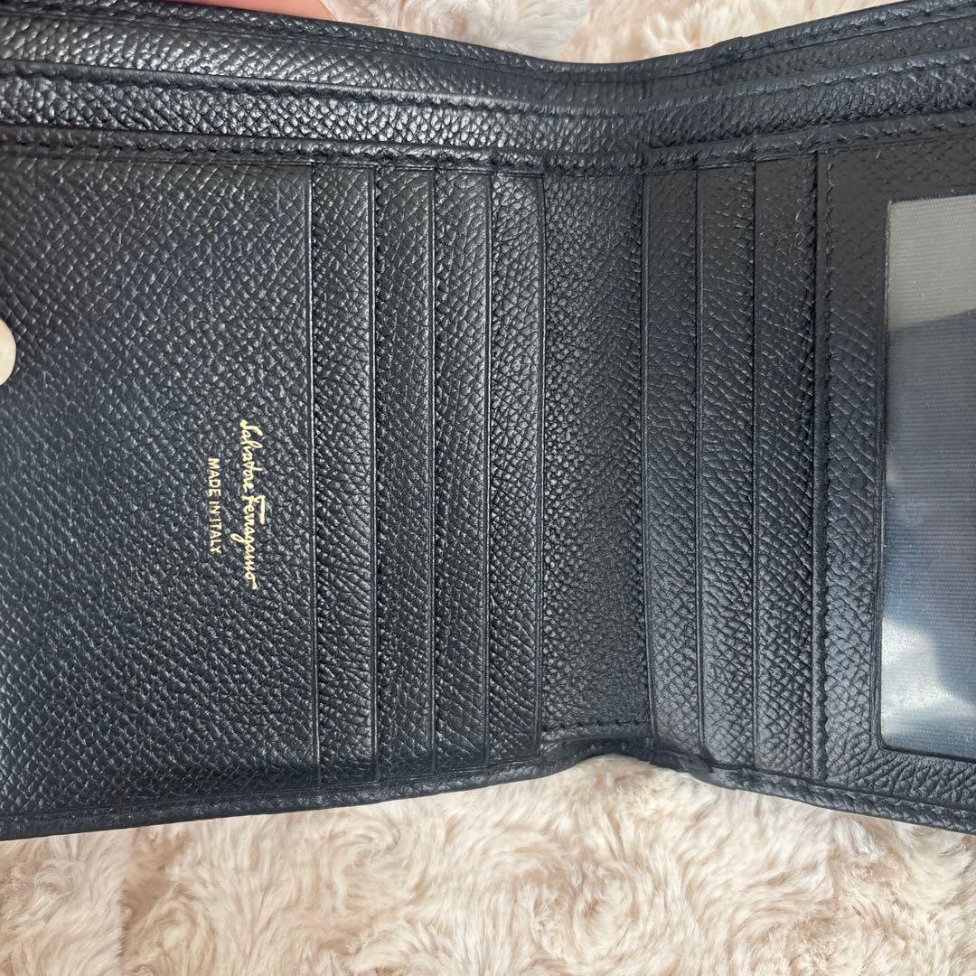 が*る様 Ferragamo ミニ財布　ヴァラリボン　リボン　二つ折り