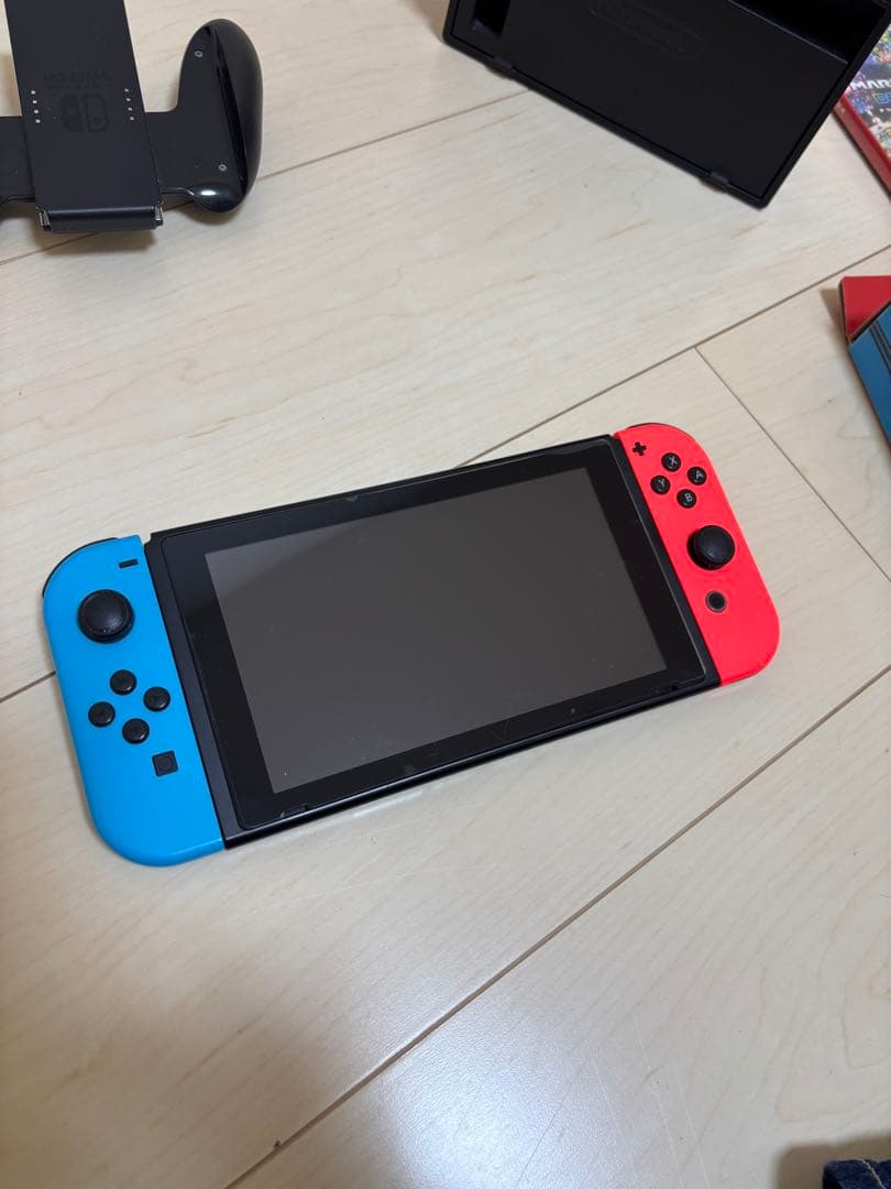 ま*ん様 Nintendo Switch 本体 紫緑Joy-Con ゲームソフト