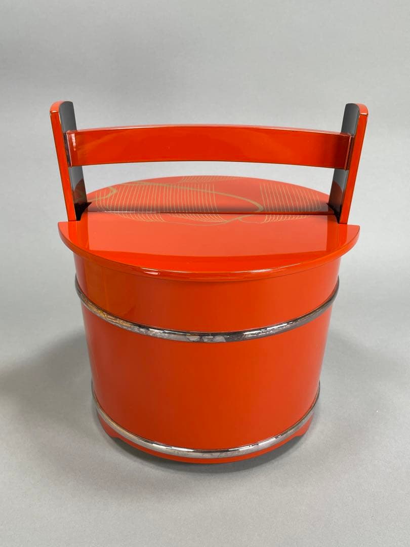 輪島塗 細井正雄作 朱色手桶水指 銀箍 柳蒔絵　布 共箱 茶道具 天然木 漆芸