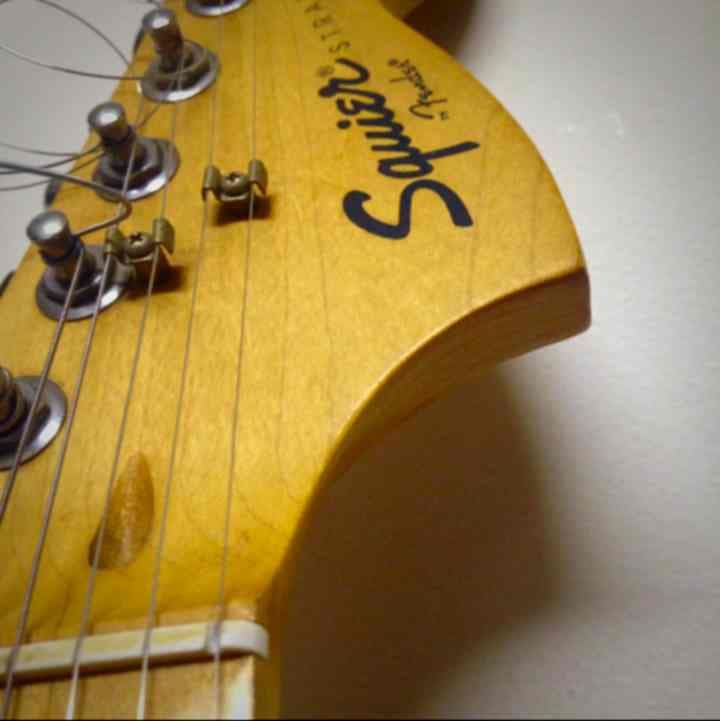 ブランド エレキギター ストラトキャスター◎