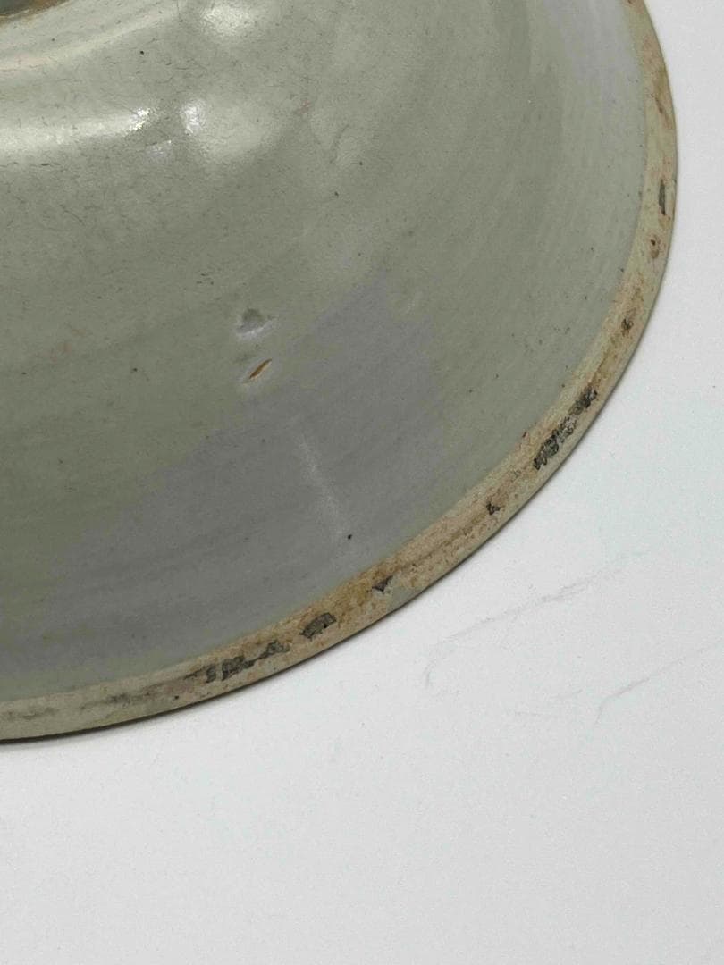 宋時代　定窯　白磁刻魚文茶碗　影青　景徳鎮　唐物　古賞物(C-73)