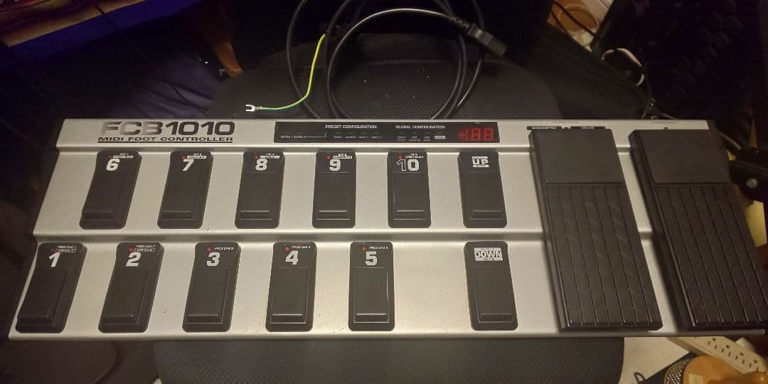 behringer (ベリンガー)FCB1010 MIDIフットコントローラー