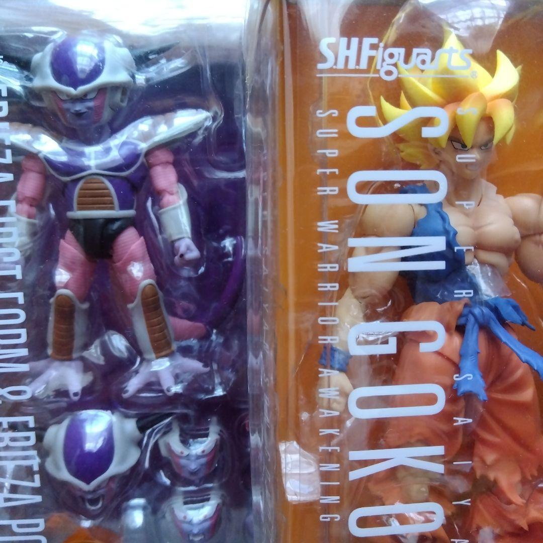 S.H.Figuartsドラゴンボール　超サイヤ人超戦士覚醒Ver　初期フリ―ザ