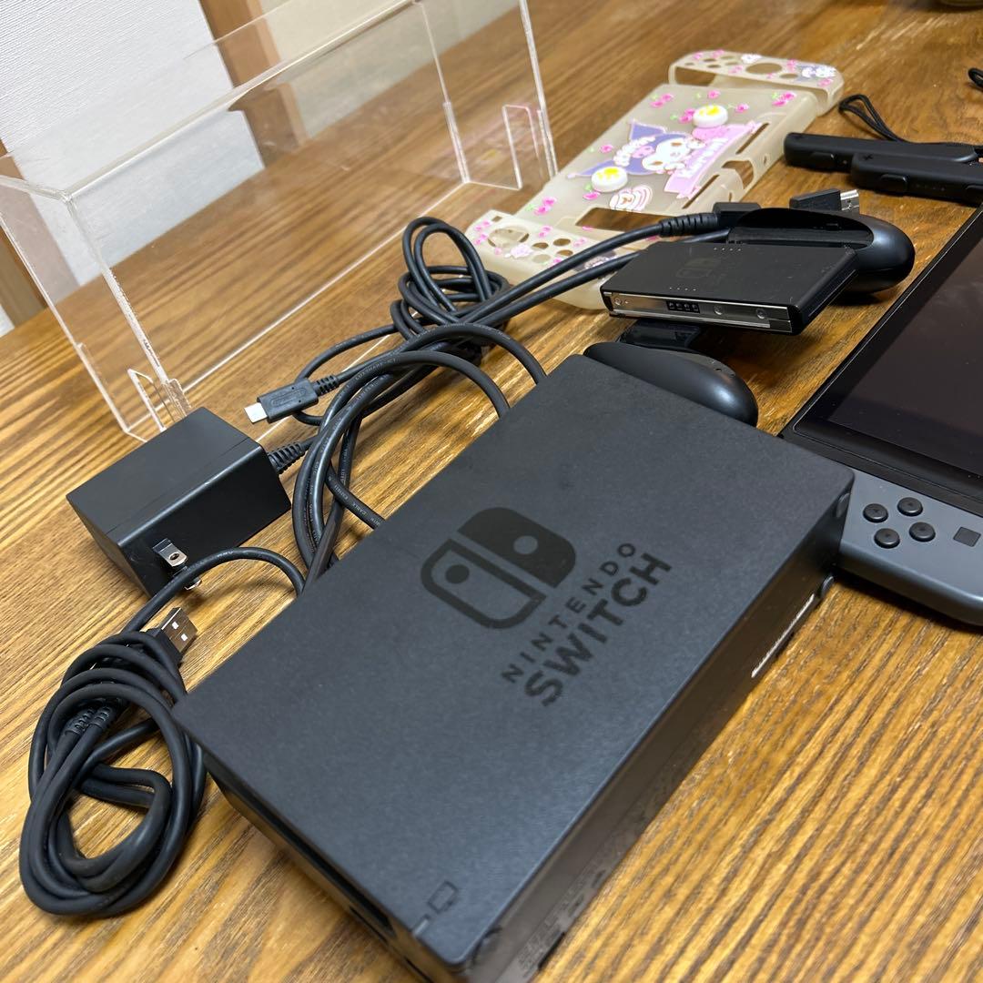 【美品】即日発送！Nintendo Switchグレー本体、SDカード付き！