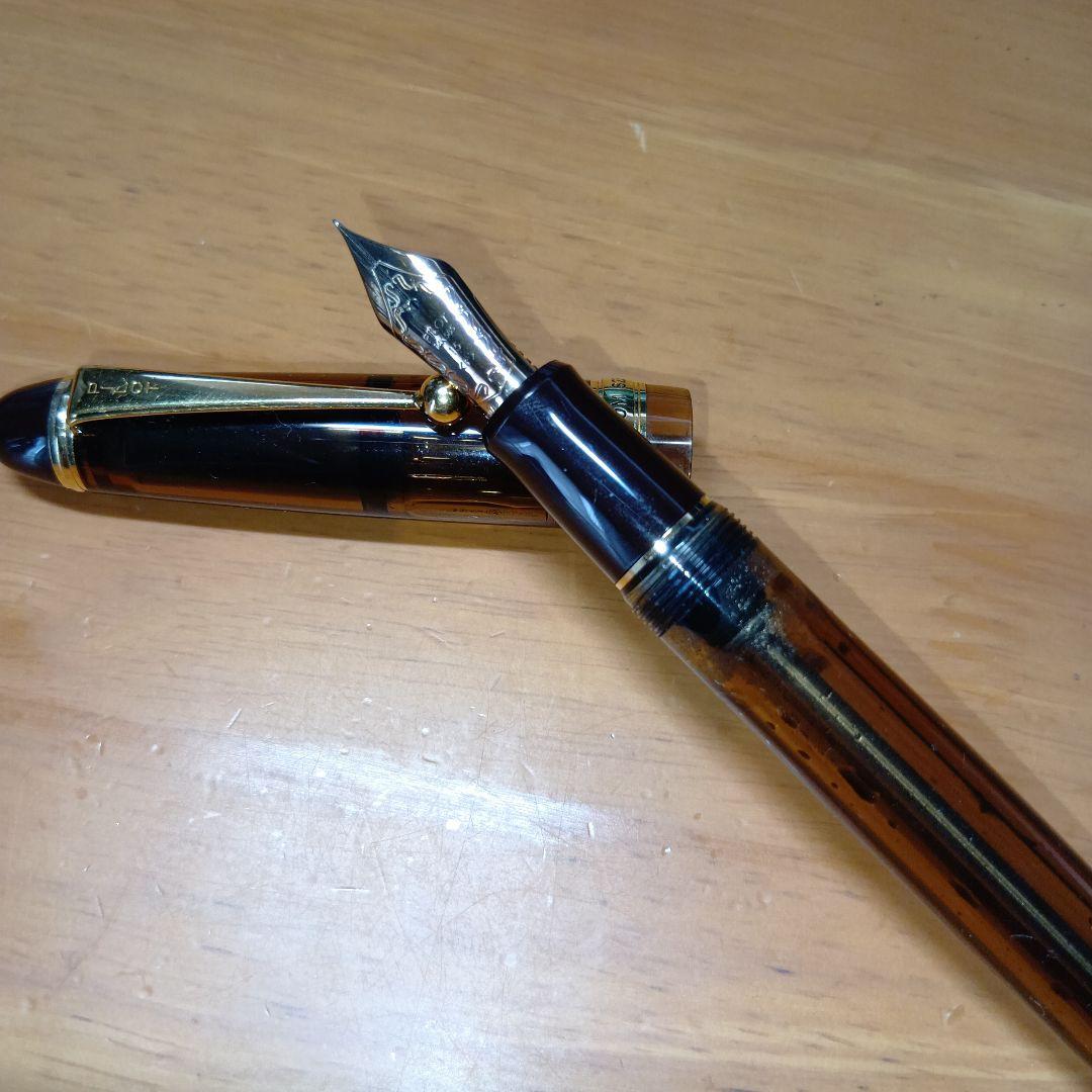 パイロット万年筆　カスタム823(F)ブラウン