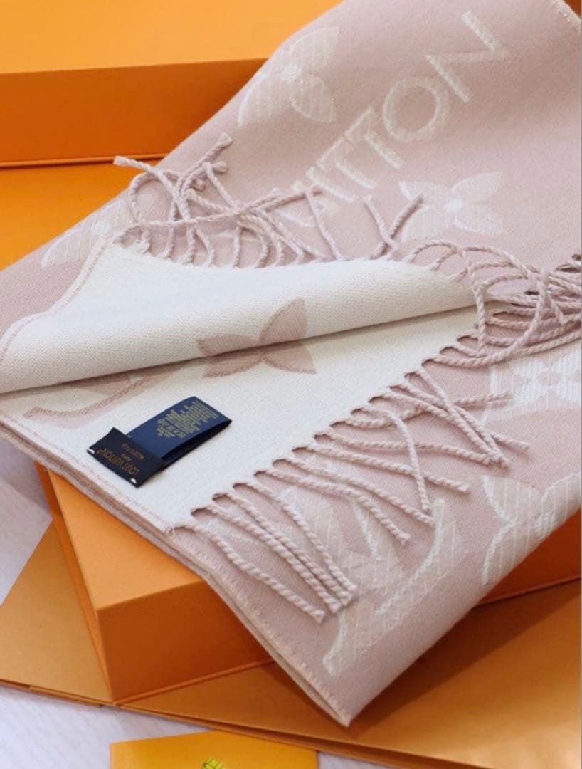 Louis Vuitton マフラー ・LV エセンシャル シャイン