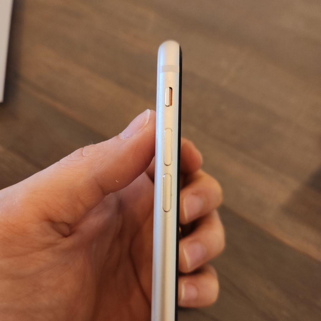 限定値下 iPhone SE 第3世代 128GB グレージュのケース付き