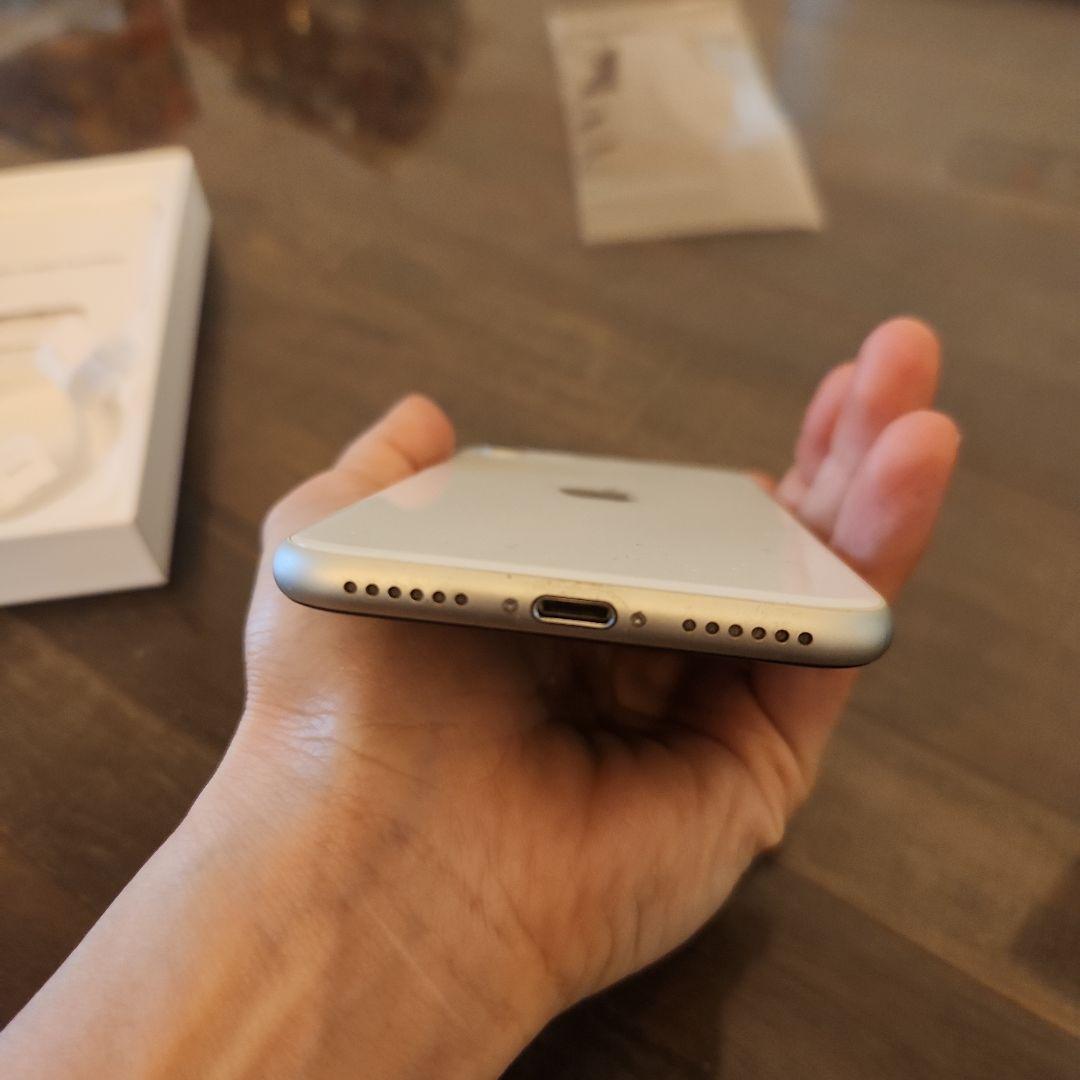 限定値下 iPhone SE 第3世代 128GB グレージュのケース付き