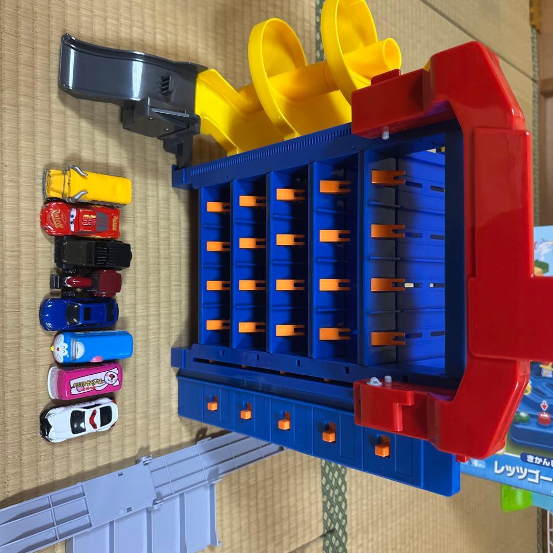 スライダーパーキング50 トミカ付き