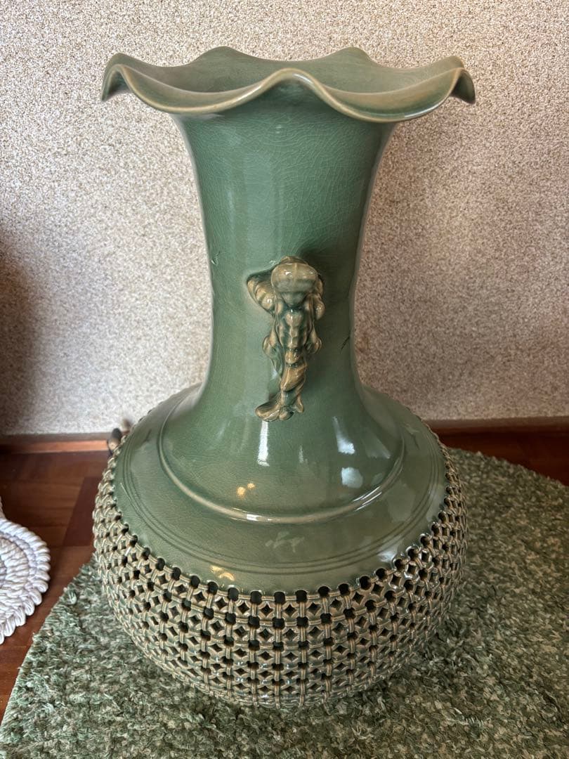 高麗青磁　花瓶　置き飾りアンティーク