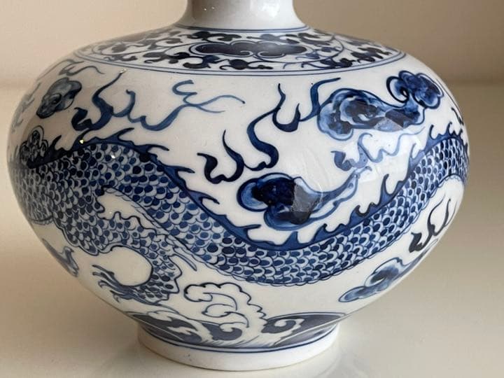 龍　壺　大清雍正年製　アンティーク　開運　ツボ　花瓶