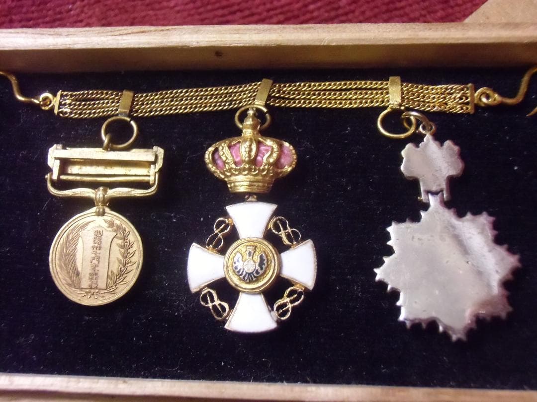 ●日本の勲章/日本軍/徽章＊夜会服/礼装用＊３連ミニチュアチェーン（実物）