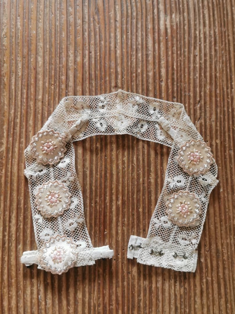 アンティークフランス 付け襟＆ウェストベルト ヴァレンシエンヌ＆花刺繍アップリケ