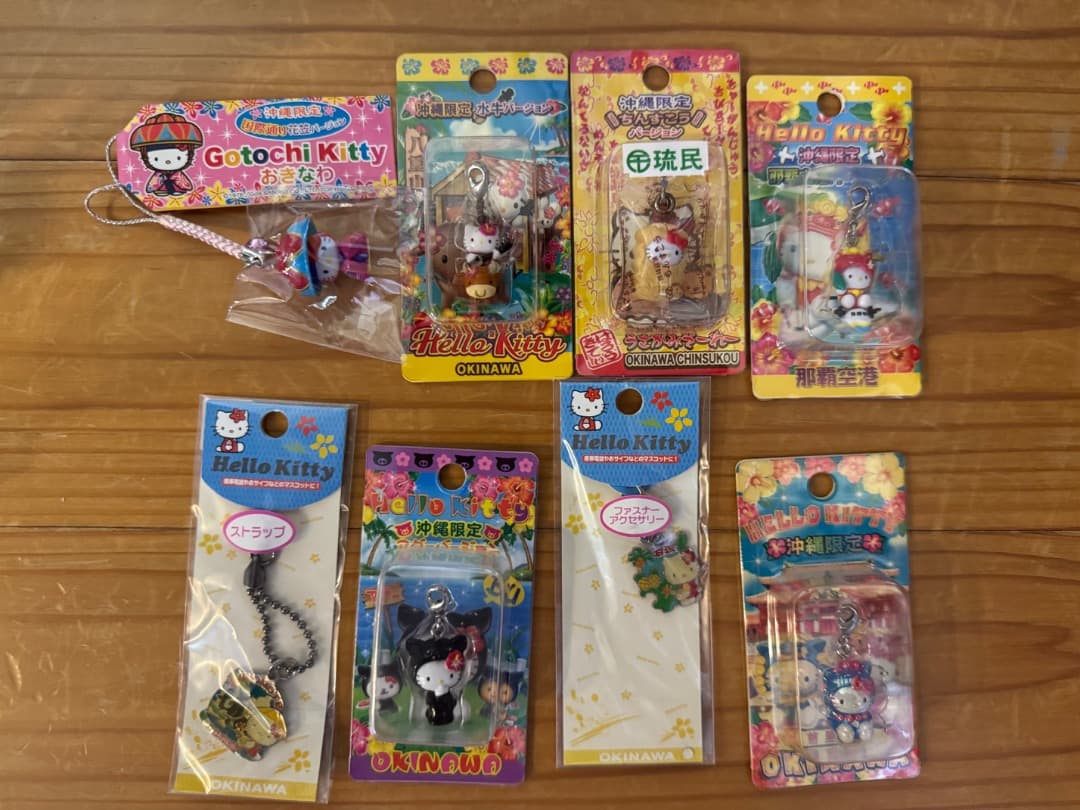 ハローキティ ご当地ストラップセット 根付 200個ぐらい 地域限定 その他