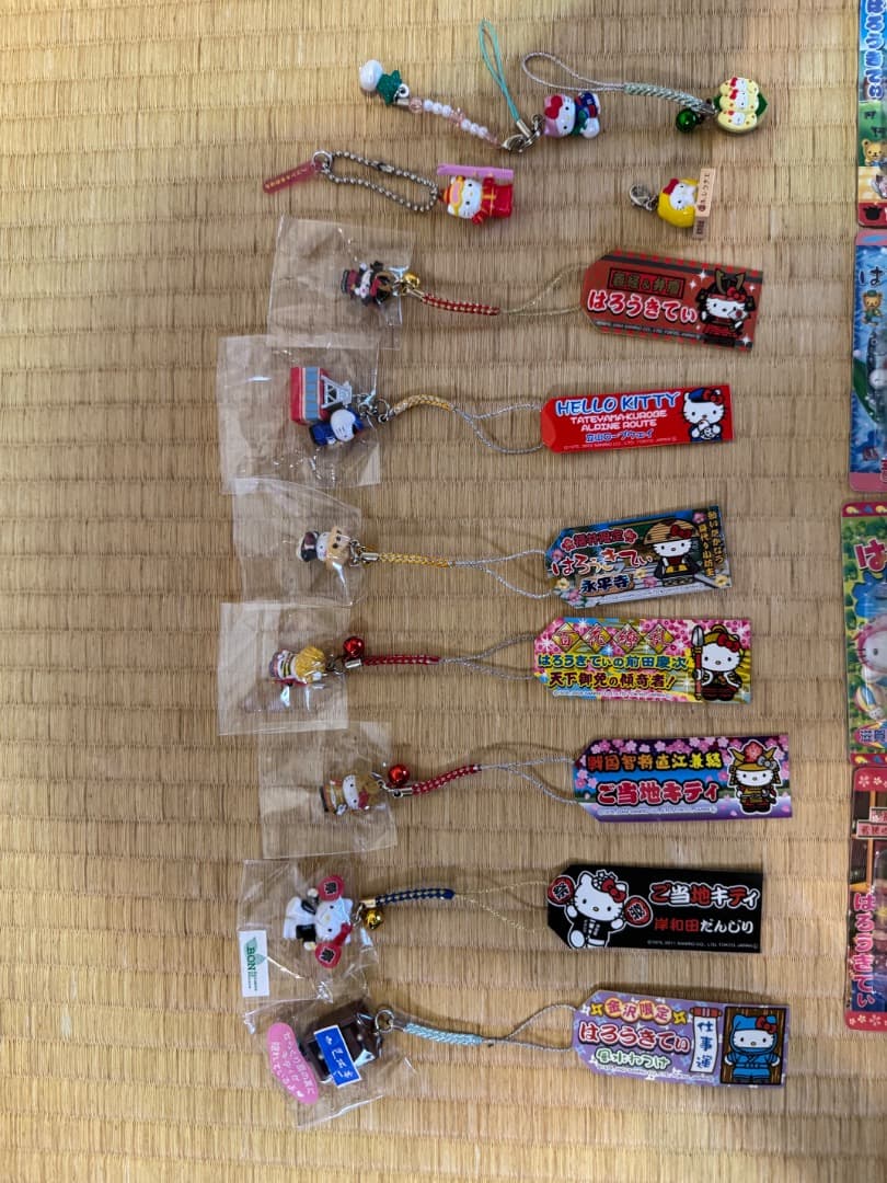 ハローキティ ご当地ストラップセット 根付 200個ぐらい 地域限定 その他