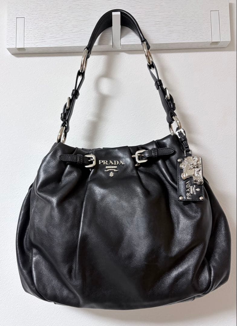 『美品』PRADA ブラック レザー ショルダーバッグ