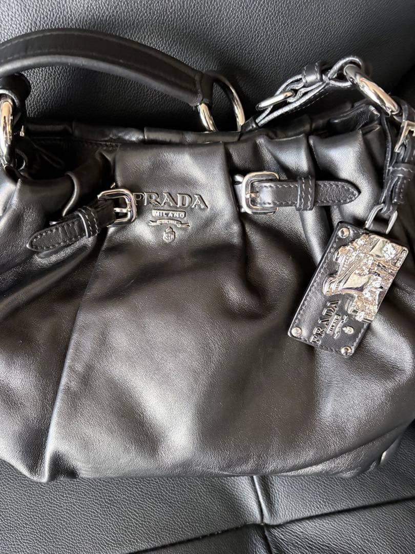 『美品』PRADA ブラック レザー ショルダーバッグ