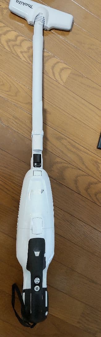 短期価格　マキタ充電式クリーナー CL282FDRFW 紙パック式