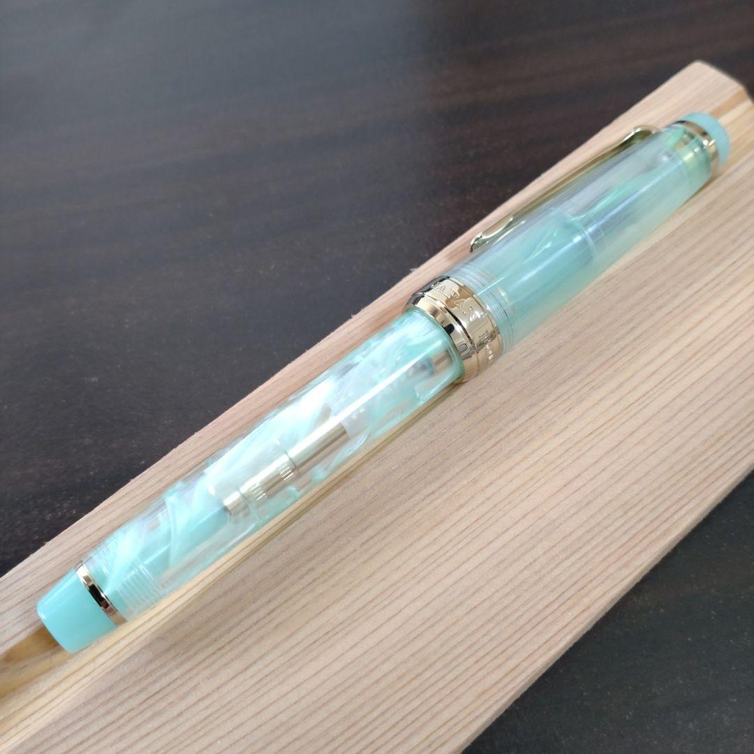 セーラー万年筆　ヴェイリオ　パールミント　字幅f