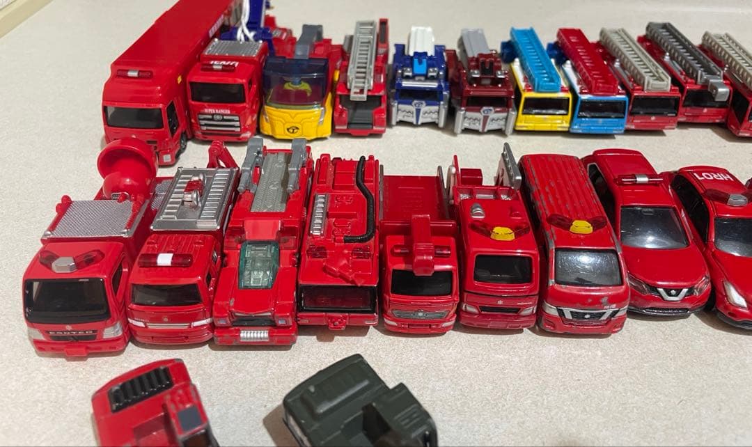 トミカ消防車系　ミニカーまとめ売り43台セット