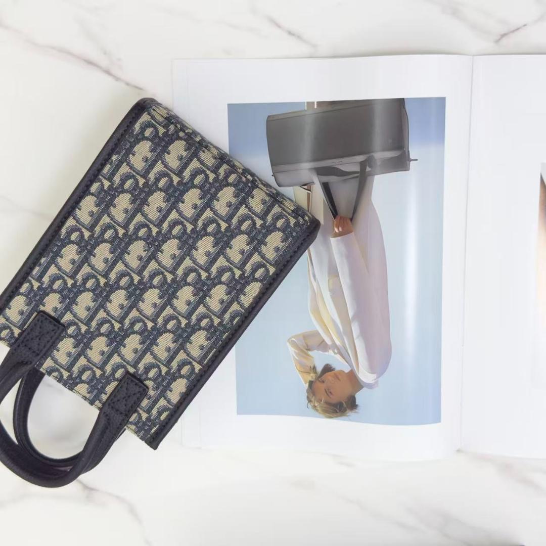 黒です/ベージュ色です ショルダーバッグ