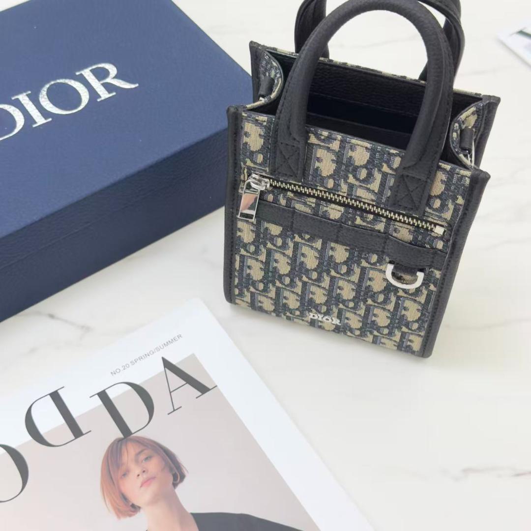 黒です/ベージュ色です ショルダーバッグ