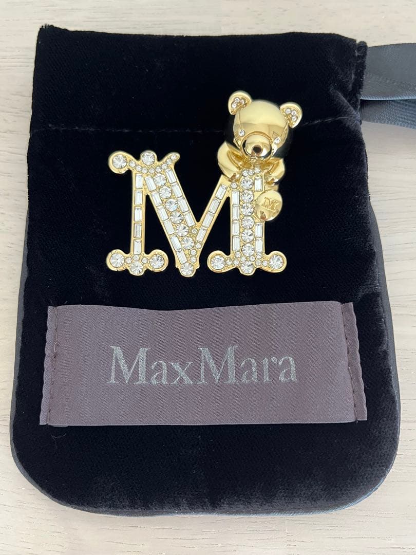 【Max Mara】 ベアブローチ