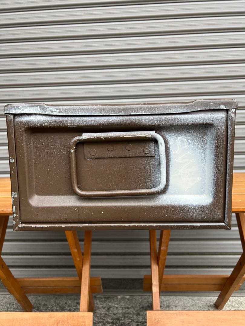 弾薬箱　81ｍｍ追撃砲用　ミリタリーボックス　金属製　アンモボックス　収納ケース