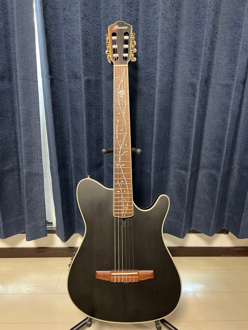 Ibanez TOD10N（Tim Henson シグネチャー / ナイロン）