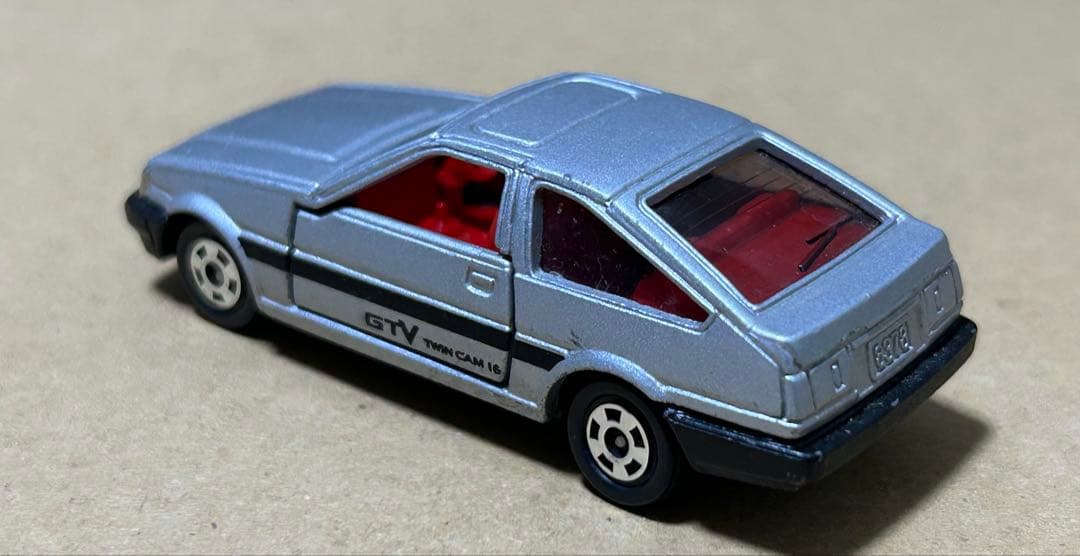 トミカ トヨタ カローラ4ドアセダン カローラレビン 2台セット