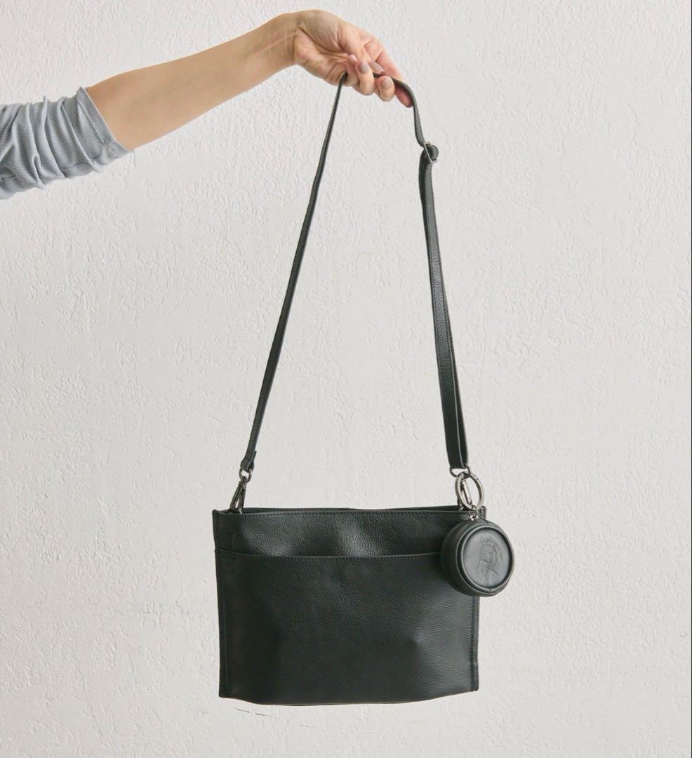 型押しポーチ、ショルダーベルト２点おまとめ　【福袋】イアパピヨネ