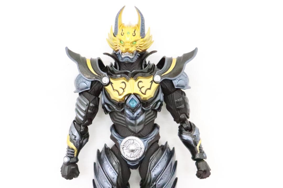 S.H.フィギュアーツ 黄金騎士 ガロ 流牙Ver. 30-JD1117-10
