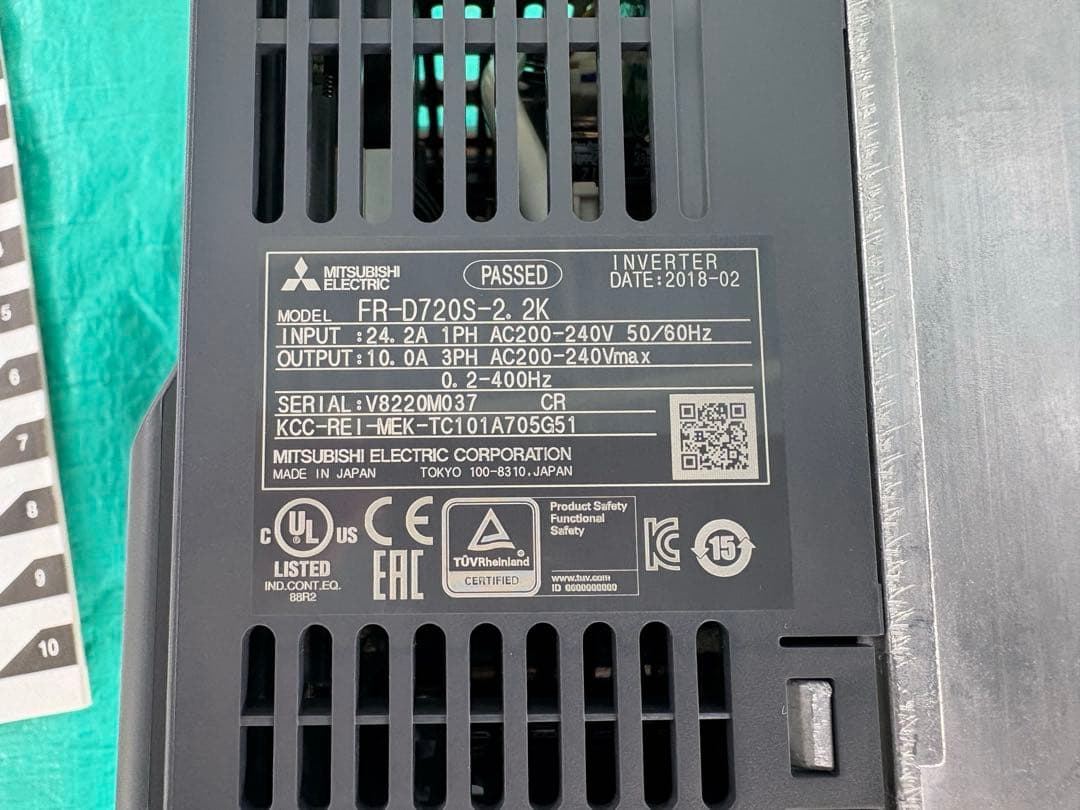 Mitsubishi Electric FR-D720S-2.2K インバータ