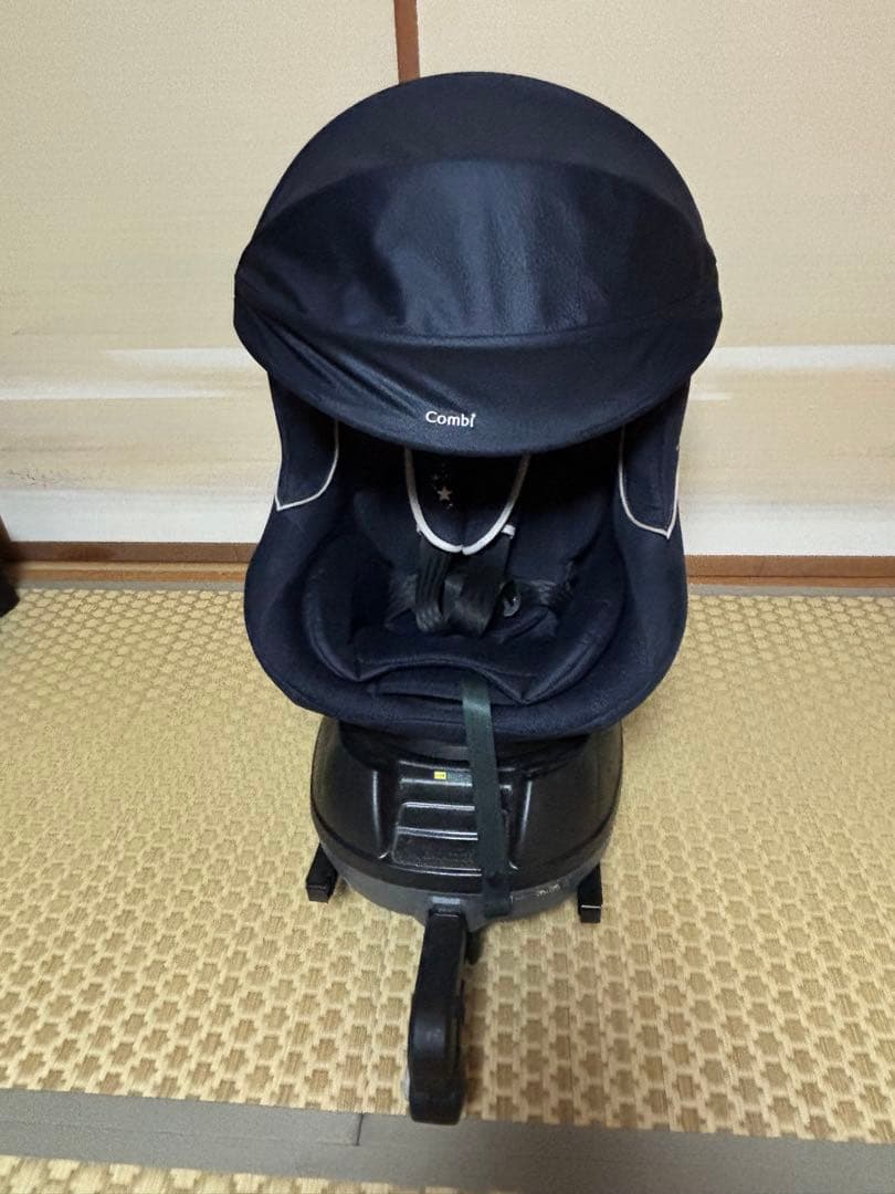 コンビチャイルドシート　クルムーヴISOFIX Simplight ネイビー