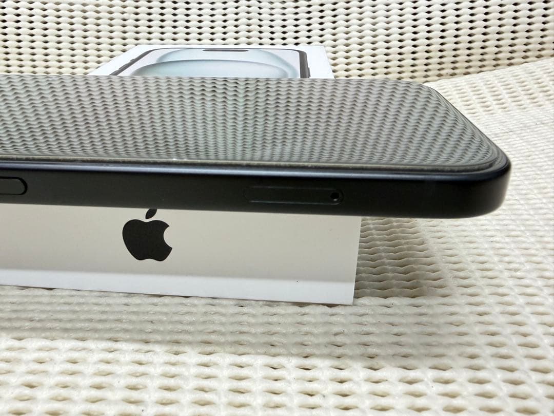 純正バッテリー残量100％　iPhone15 128GB ブラック