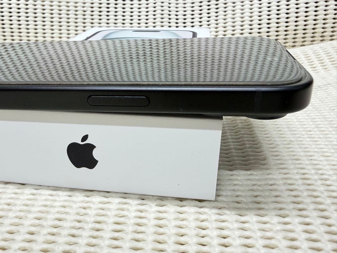 純正バッテリー残量100％　iPhone15 128GB ブラック