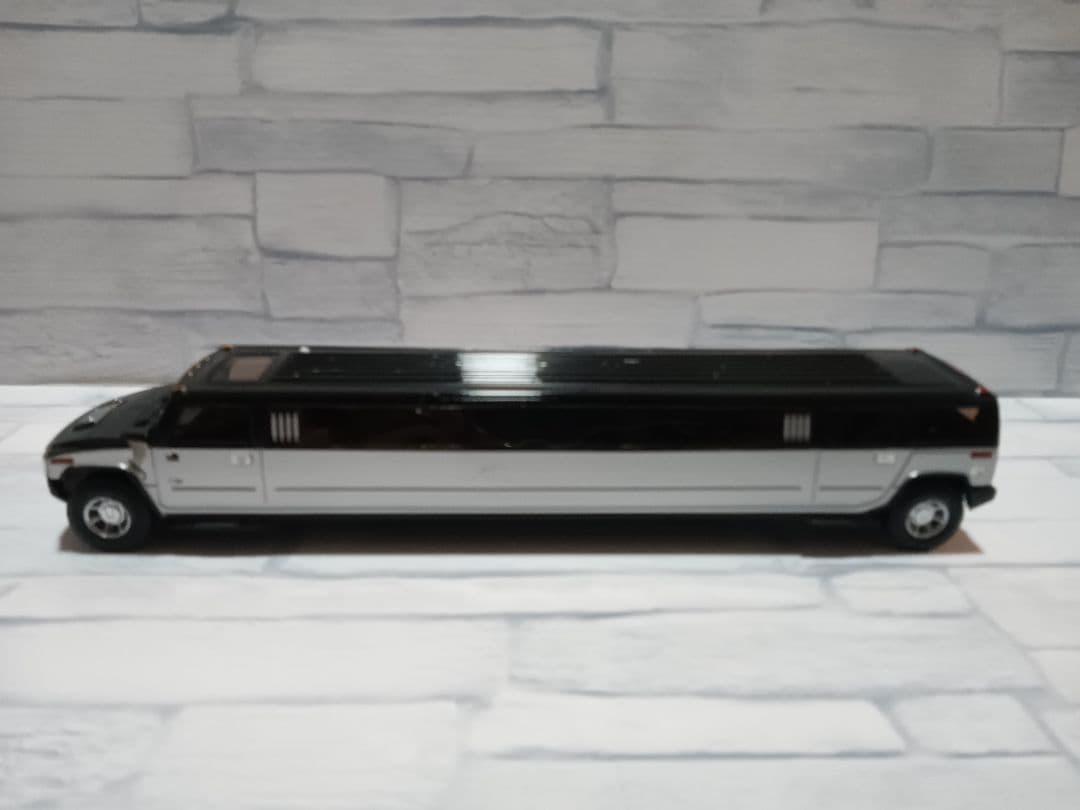 1/43 NEO　ハマーH2 ストレッチリムジン　ミニカー　ブラック　模型