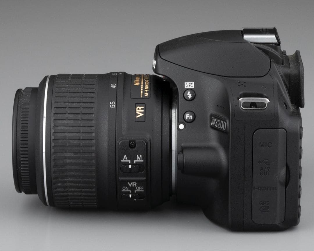 ニコン Nikon D3200+AF-S18-55/3.5-5.6G VR中古品