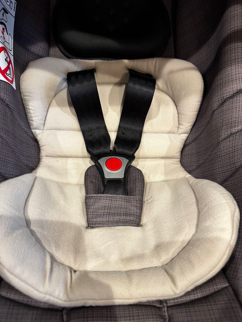 美品 アップリカスムーヴTS インファントカーシート&ベース　ベビーシート