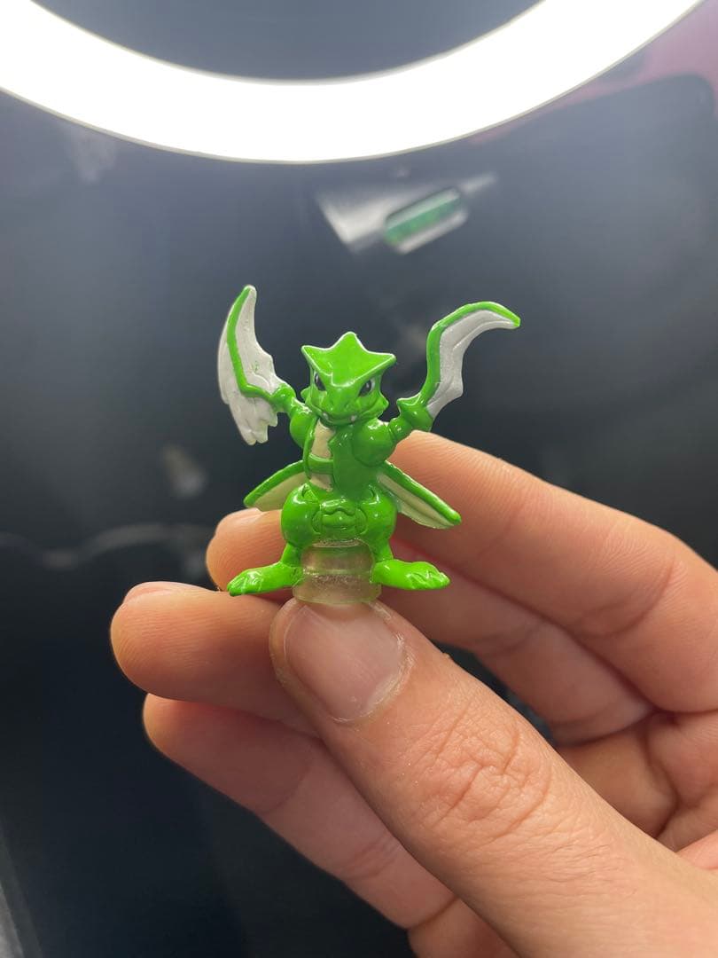 ポケモン フィギュア 25 体セット無料のマスターボール付き