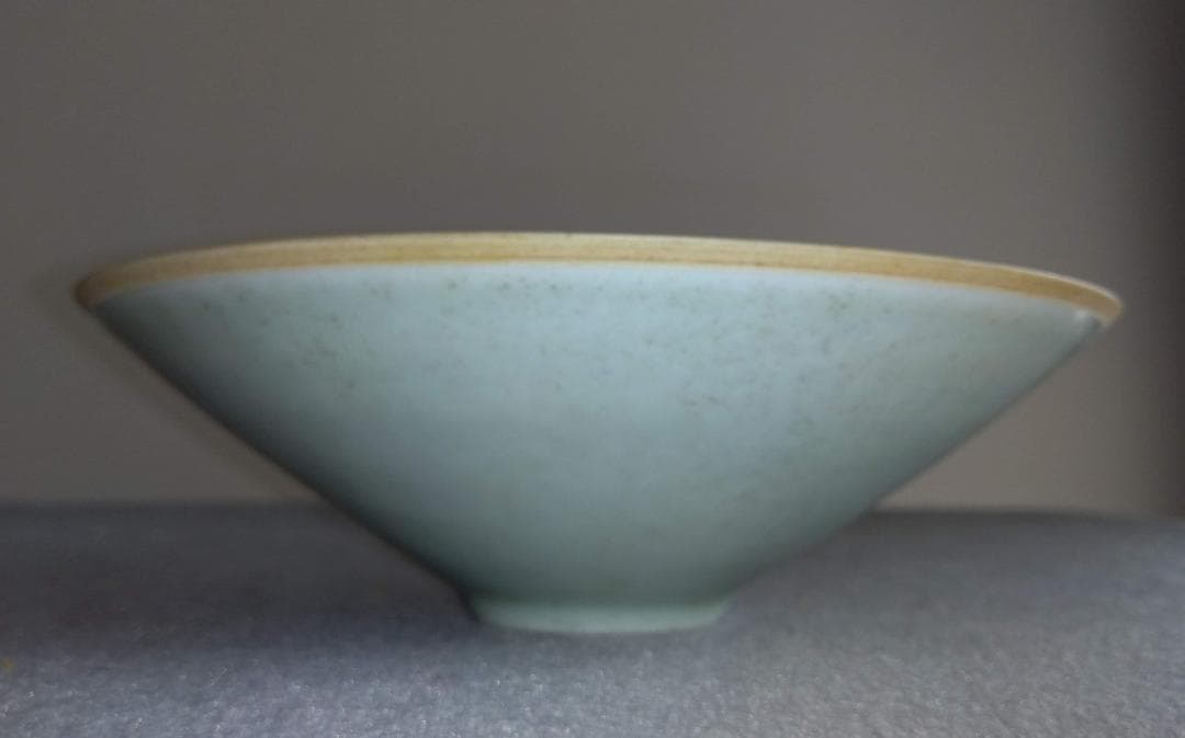 中國古陶磁器　宋　印花対龍鳳凰紋椀　青白磁　景徳鎮窯