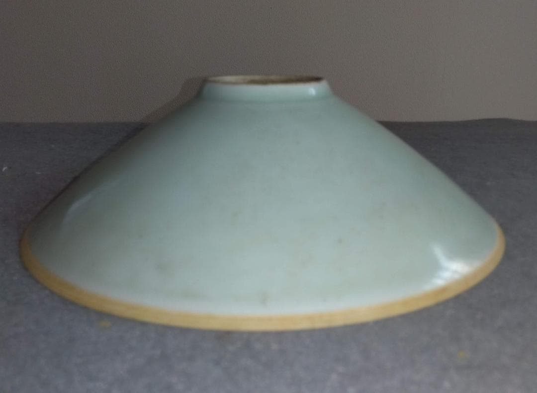 中國古陶磁器　宋　印花対龍鳳凰紋椀　青白磁　景徳鎮窯