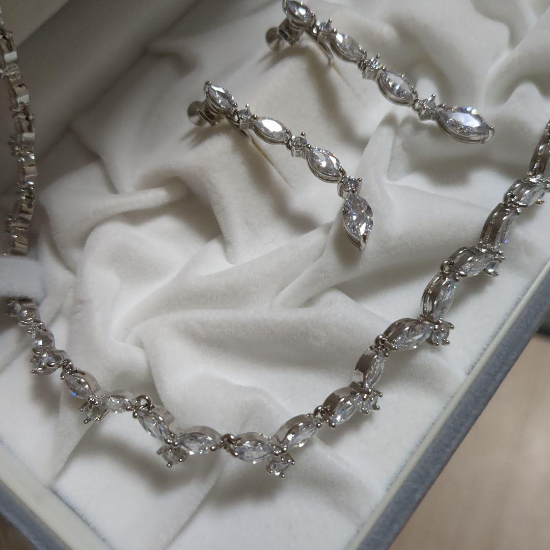 新品未使用　AIMER ブライダル・演奏会用ネックレスイヤリングセット