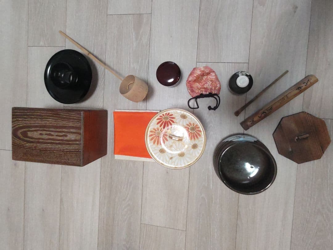 茶道具一式 木製茶箱 花柄茶碗付き