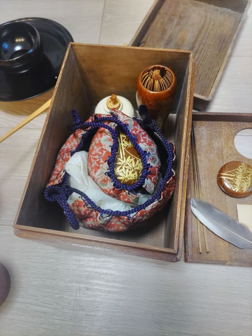 茶道具一式 木製茶箱 花柄茶碗付き