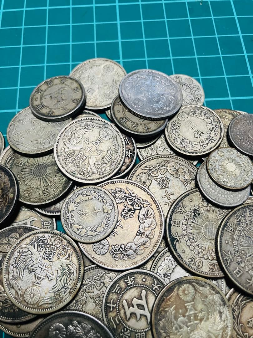 s*n様 古銭　日本貨幣　竜5銭銀貨　白銅貨　20銭銀貨　10銭銀貨　まとめ売り