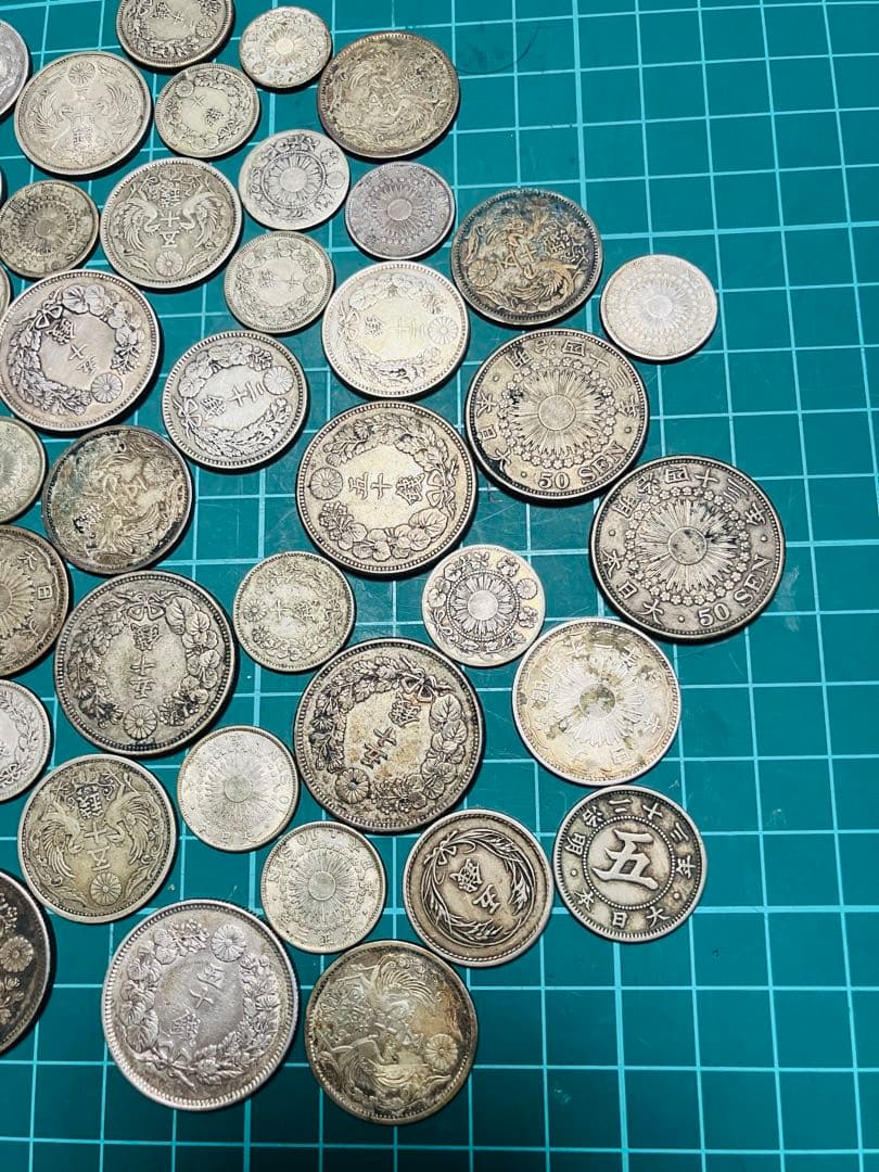 s*n様 古銭　日本貨幣　竜5銭銀貨　白銅貨　20銭銀貨　10銭銀貨　まとめ売り