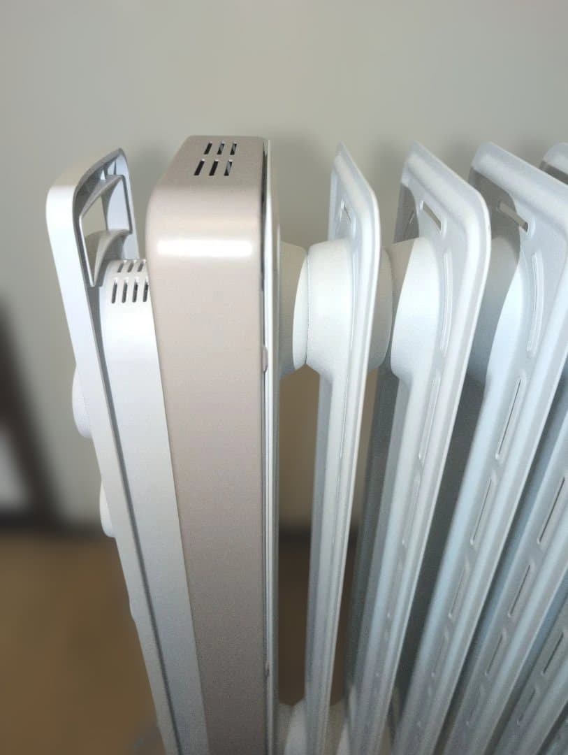 デロンギ　ヴェルディカルド　オイルヒーター　RHJ21F0812 ホワイト