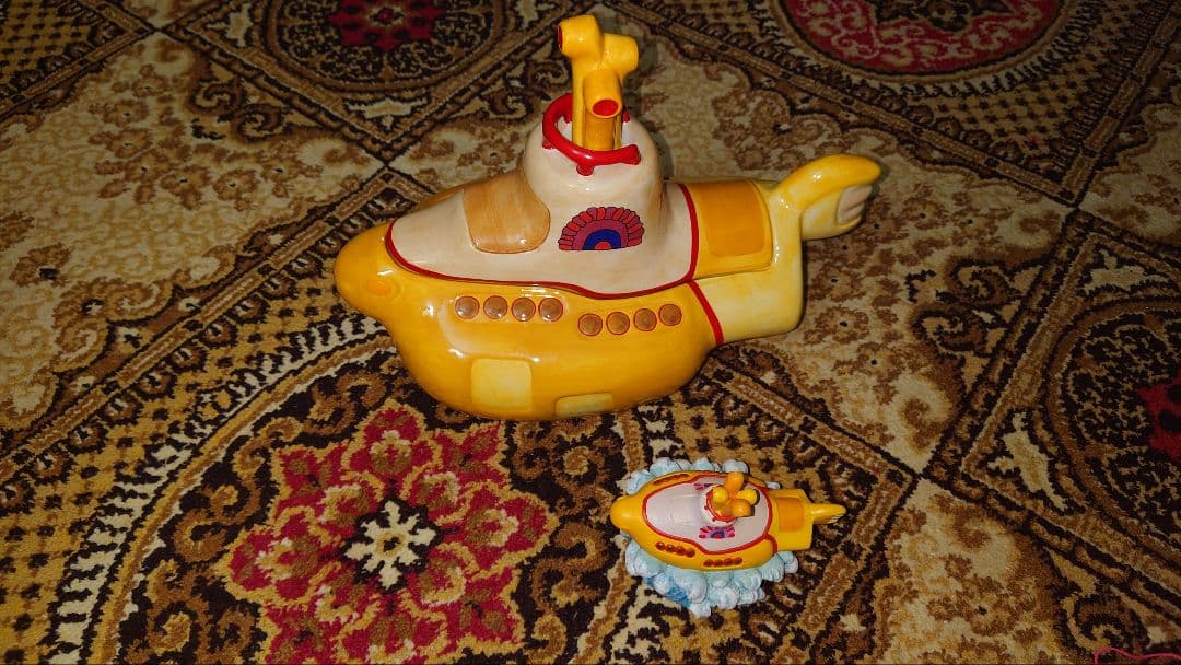 ビートルズフィギュアセット【証明書付】×イエローサブマリン陶器