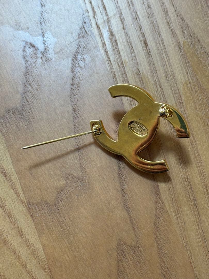 シャネル　ブローチ　ゴールド